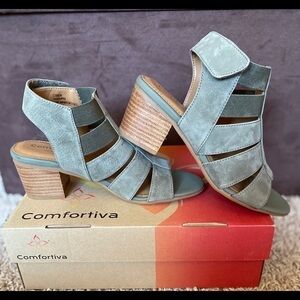 NIB-Comfortiva Teal Suede Sandals